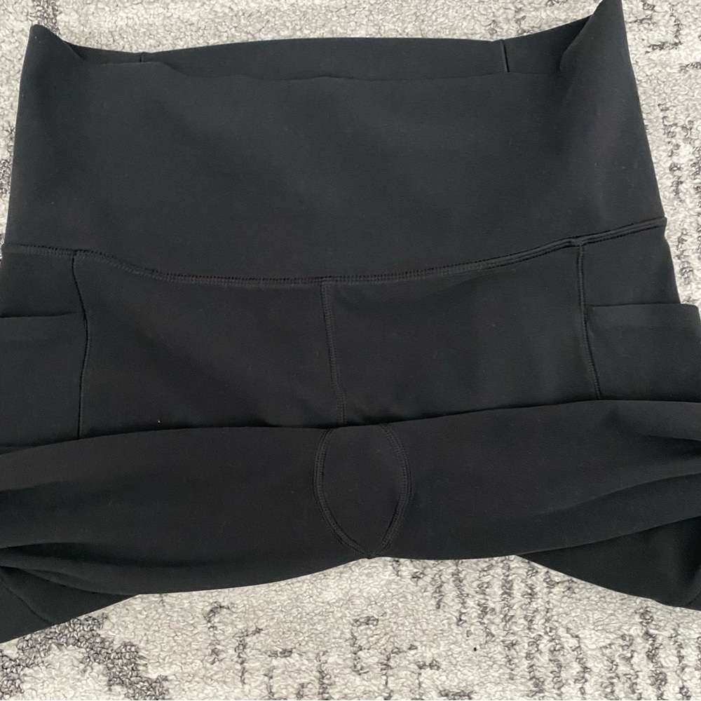 Athleta Stash Pocket 25” EUC worn only a few times. Sz Medium - Picture 3 of 8